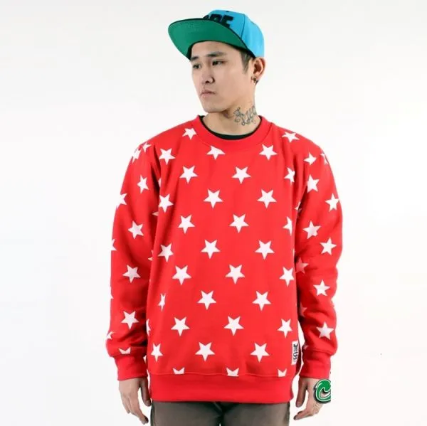 Crewneck Sweater with large white star print pattern Swag