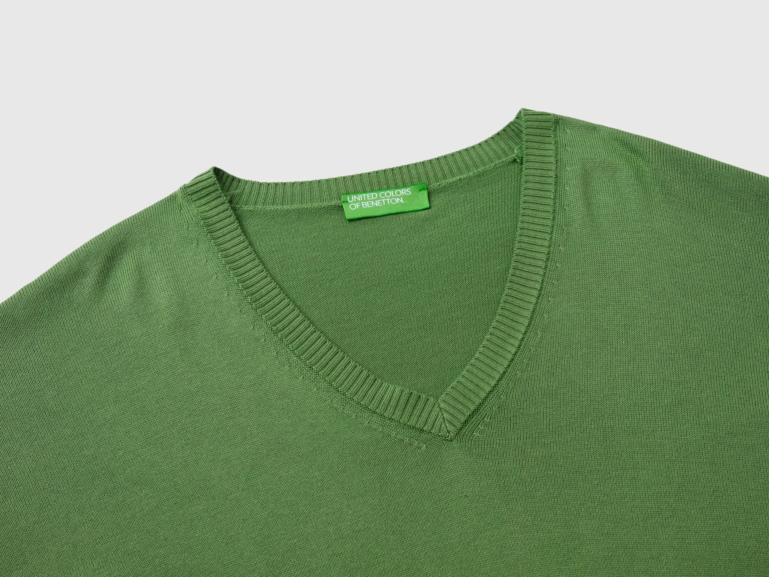 V-neck sweater in Modal® blend - Military Green | Benetton