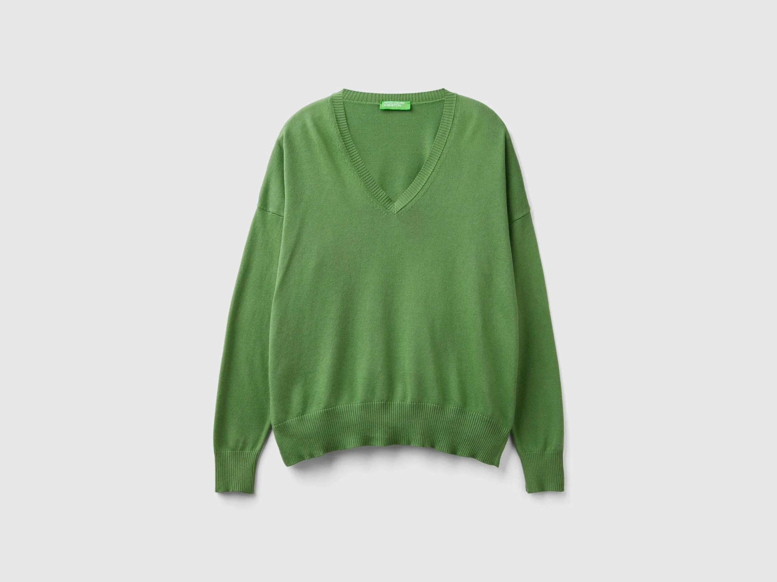 V-neck sweater in Modal® blend - Military Green | Benetton